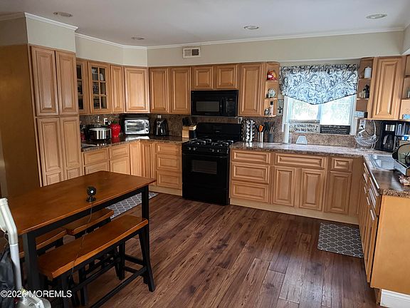 5th image of 164 Ocean Avenue