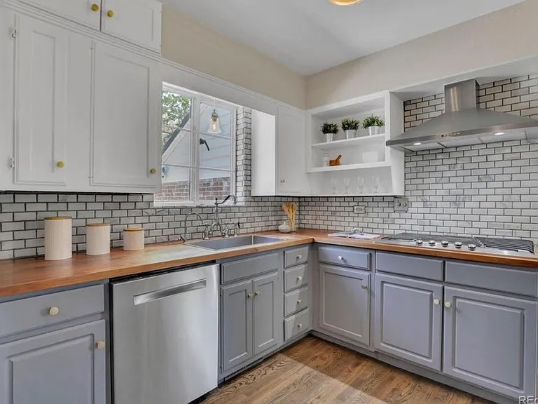 1230 Magnolia St — Photo 4