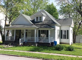 407 Cooper Ave, Paris, MO 65275