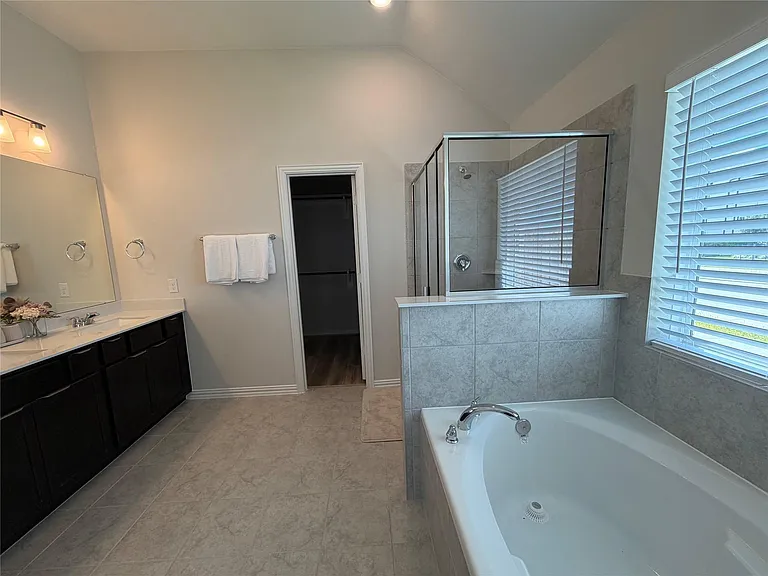 16603 Villa Del Luna Ln — Photo 9