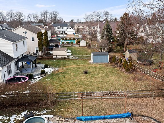 3rd image of 1801 Eaglecrest Rd