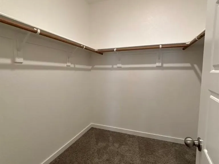 628 Blackland Dr — Photo 15