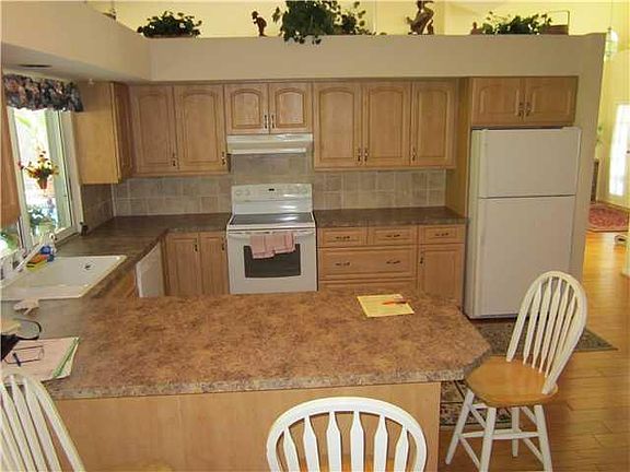 2nd image of 2353 Palm Harbor Dr