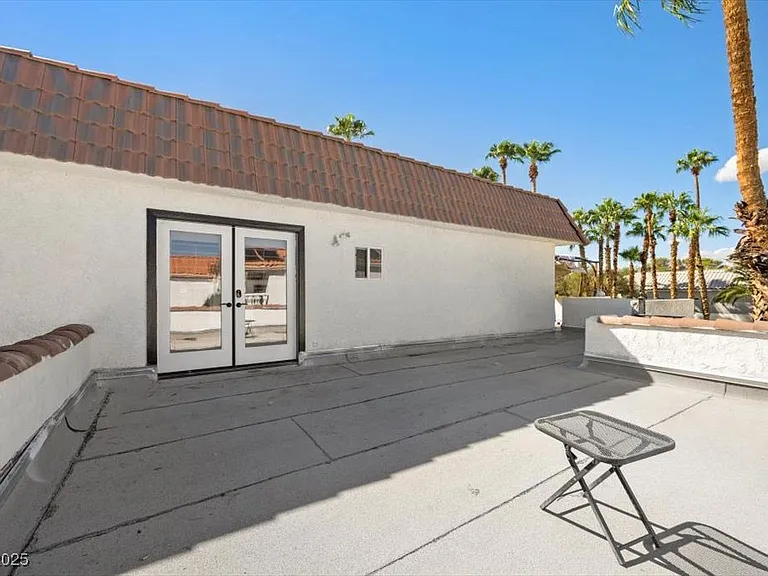1695 Montessouri St — Photo 17
