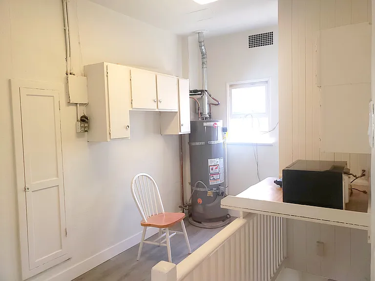 628 Veteran Ave #101 — Photo 11