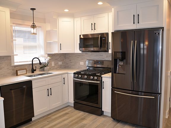 5th image of 5820 S Oak Park Ave
