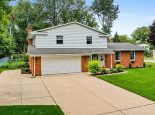 361 W Briar Ln, Green Bay, WI 54301