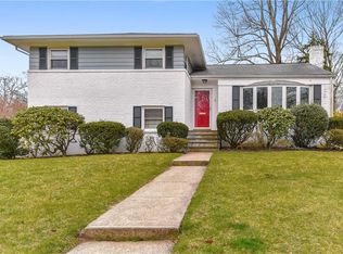 3 Redwood Rd, White Plains, NY 10605