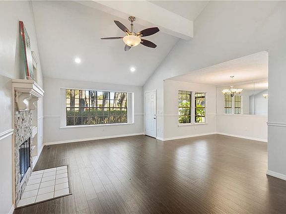 4th image of 1501 Red Oak Ct