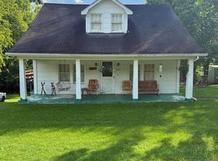 1121 Winchester Rd, Irvine, KY 40336