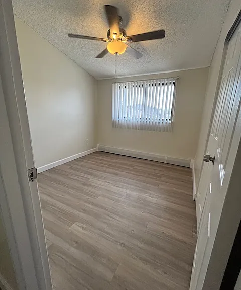 Orchard Glen Apartments — Photo 104