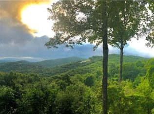 818 Pine Ridge Rd, Banner Elk, NC 28604