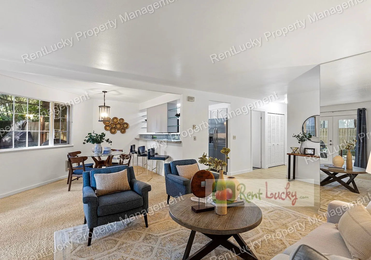 Beautifully Updated!! Gorgeous 2-Bedroom Condo In Amazing Kirkland Location! — Photo 1