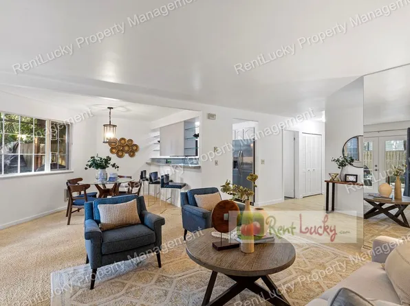 12003 100th Ave NE APT 101, Kirkland, WA 98034