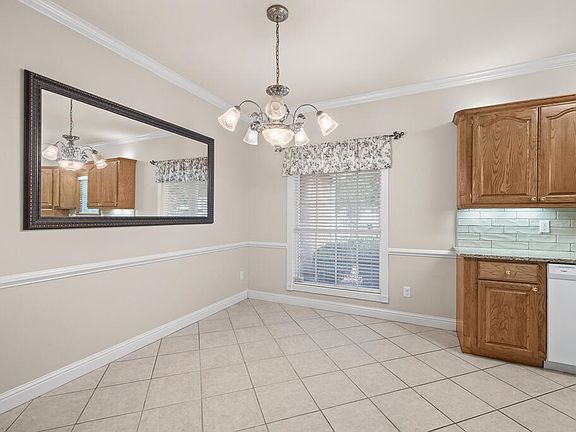 4th image of 301 San Jacinto St