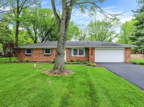 820 S Eaglewood Dr, Zionsville, IN 46077