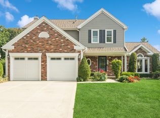 4210 Forest Glen Dr, Hoffman Estates, IL 60192