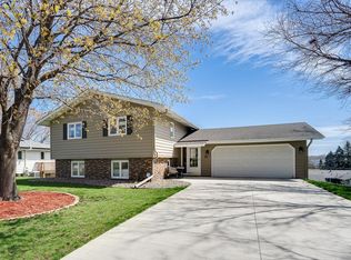 49 14th Ave SW, New Brighton, MN 55112