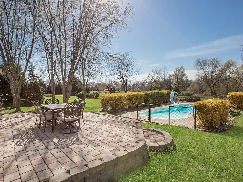 2nd image of 54885 Walnut Dr