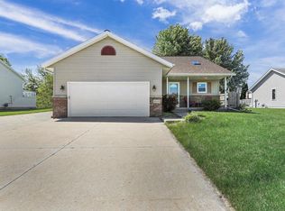 1144 S Perry Pkwy, Oregon, WI 53575