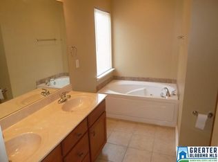 2724 Oxmoor Glen Dr, Birmingham, AL 35211