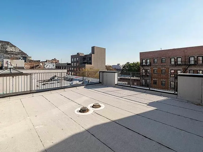 727 Dekalb Ave #4B — Photo 1