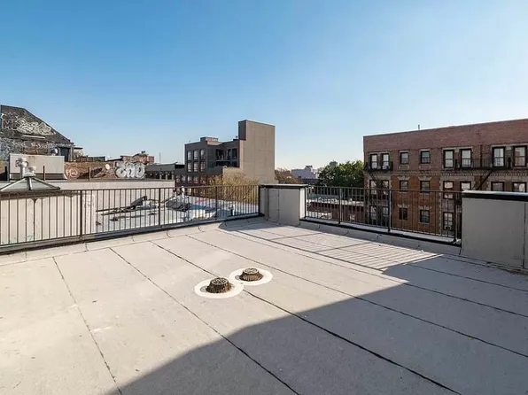 727 Dekalb Avenue image 1 of 9