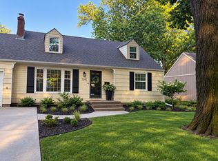 7245 Roe Ave, Prairie Village, KS 66208