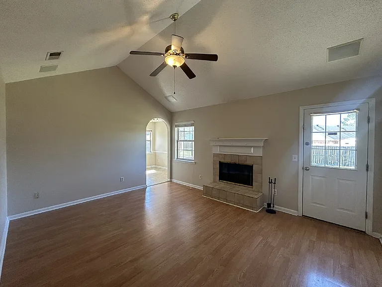 1559 Hedrick Ct — Photo 4
