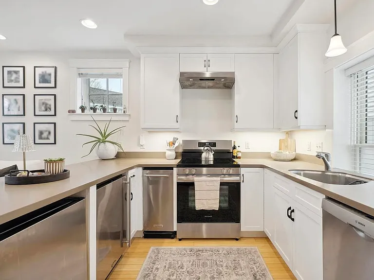 534 State St #B — Photo 2
