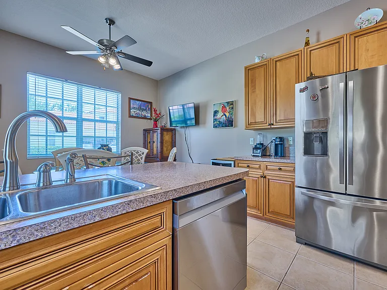 530 Commons Dr — Photo 7