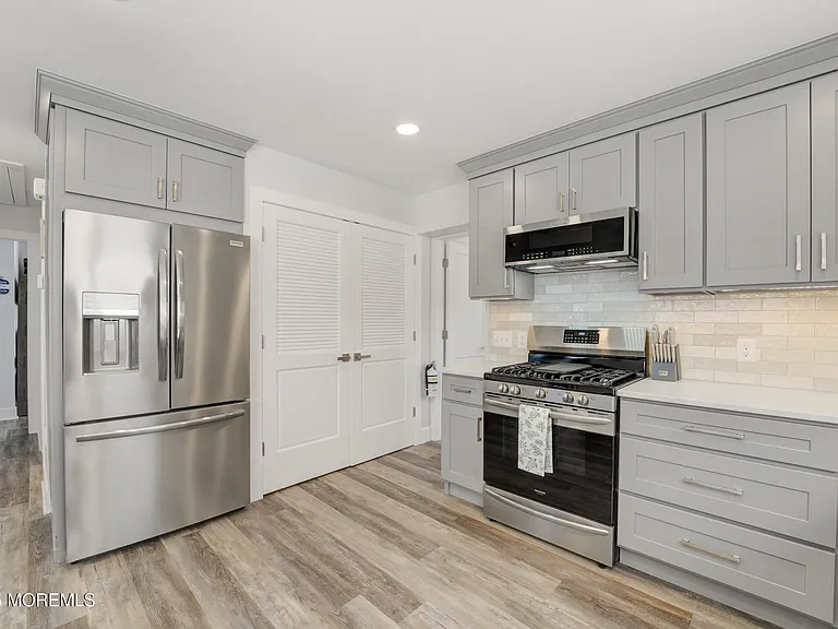 307 Asbury Ave — Photo 10