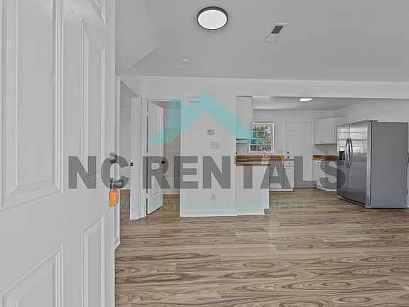 3rd image of 607 Roosevelt Ave
