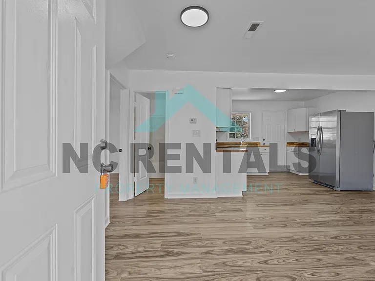 607 Roosevelt Ave — Photo 3