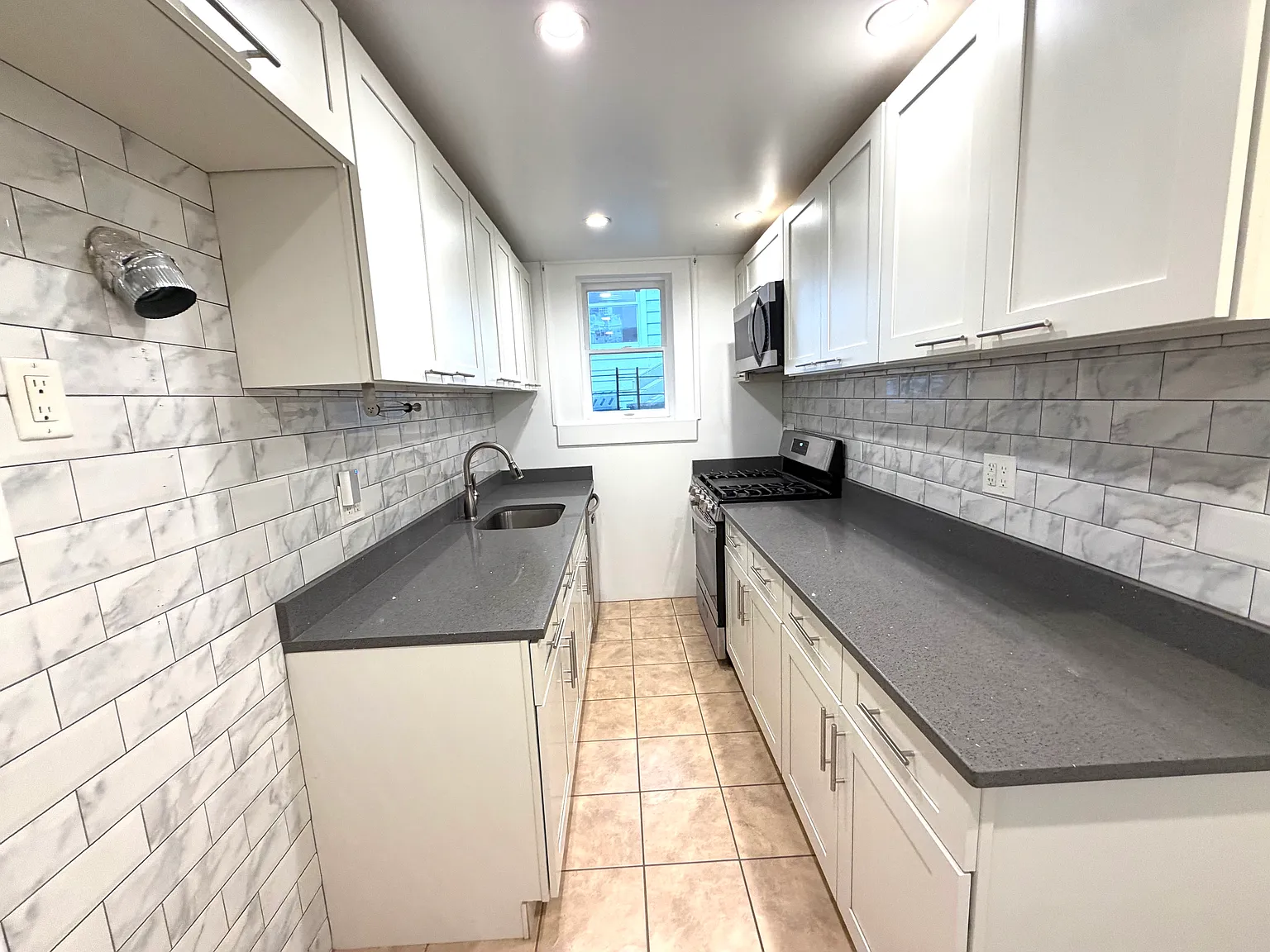 3242 Cambridge Avenue — Photo 2