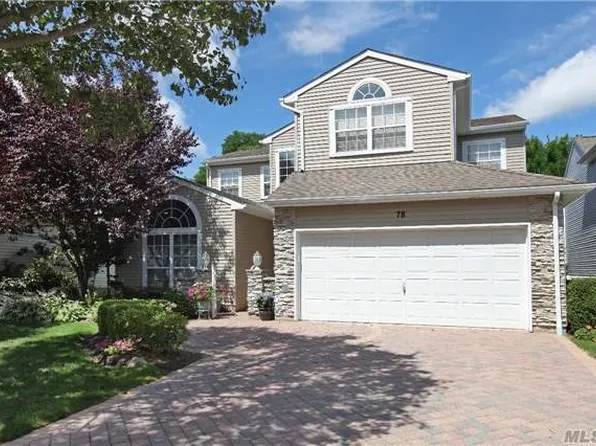 78 Hamlet Dr, Hauppauge, NY 11788