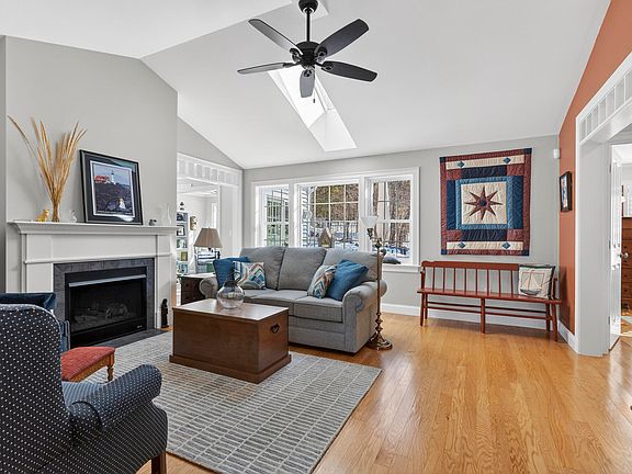 4th image of 22 Carlisle Way #26