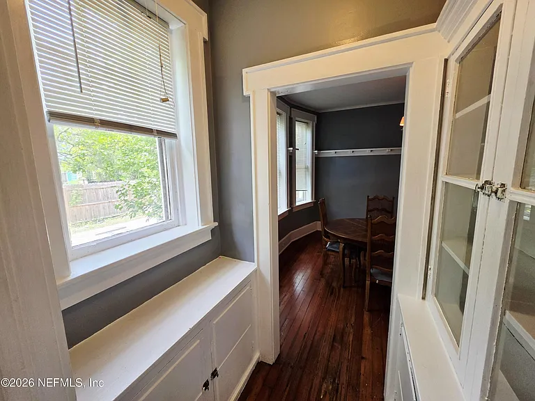 146 W 6th St — Photo 9
