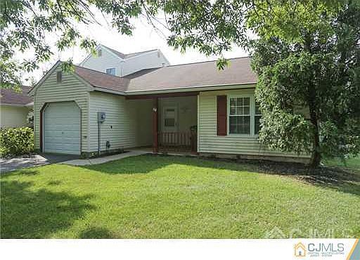2nd image of 21 Woodbury Rd