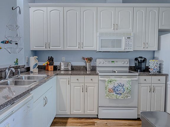 3rd image of 502 Main St UNIT 207