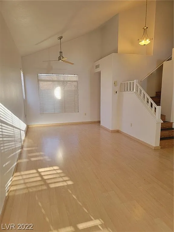 3 bed, 2.5 bath, 1990 sqft, $2,200 — Photo 3