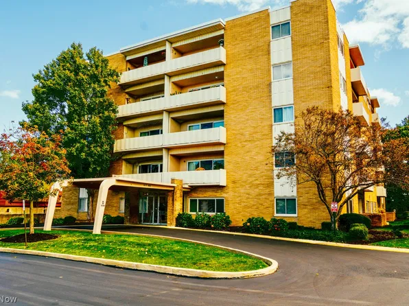 2039 Wooster Rd APT D22, Rocky River, OH 44116