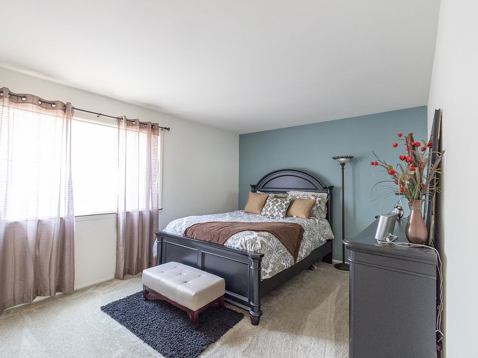 1 Bedroom 1 Bath Floorplan at Woodbridge of Castleton Apartments