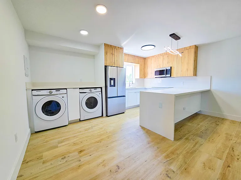 2921 SW 10th St #38 — Photo 3