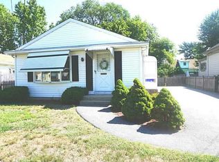 250 Annie St, Pawtucket, RI 02861