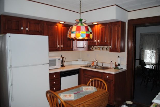 2nd image of 902 Weschler Ave