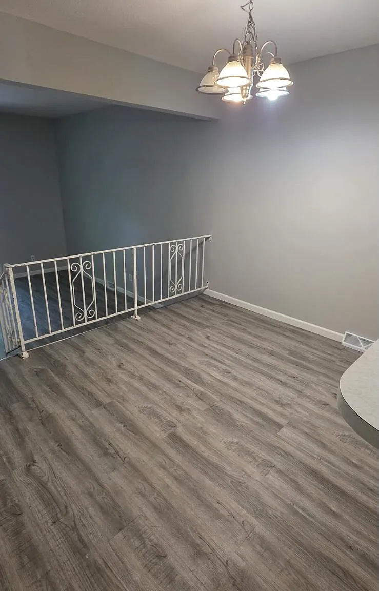 2 bed, 1.5 bath, 1050 sqft, $1,300 — Photo 3