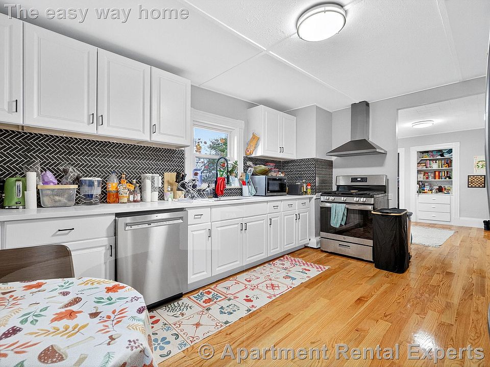 1st image of 112 Woodstock St #3