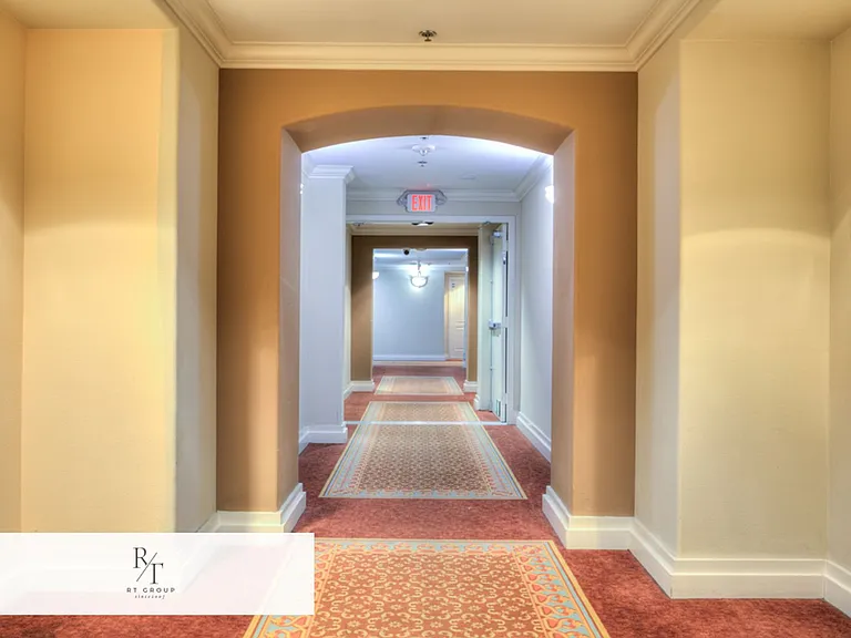 580 W Main St #302 — Photo 5