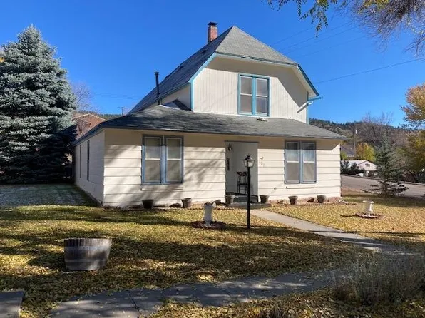 401 N 6th St, Hot Springs, SD 57747
